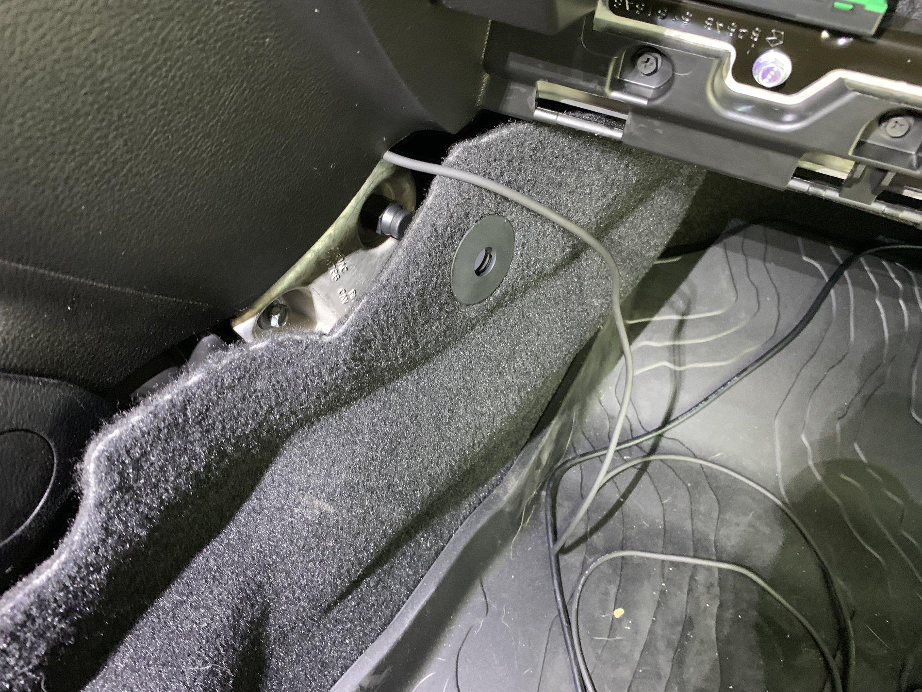 Jeep Wrangler JL Hyper-Clean FTM-400XD, Cobra 75, GoPro, iPhone Install IMG_0332