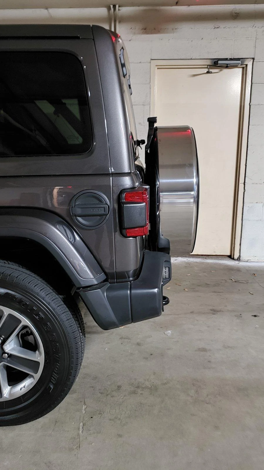 Jeep Wrangler JL Tire Covers 20190902_200333