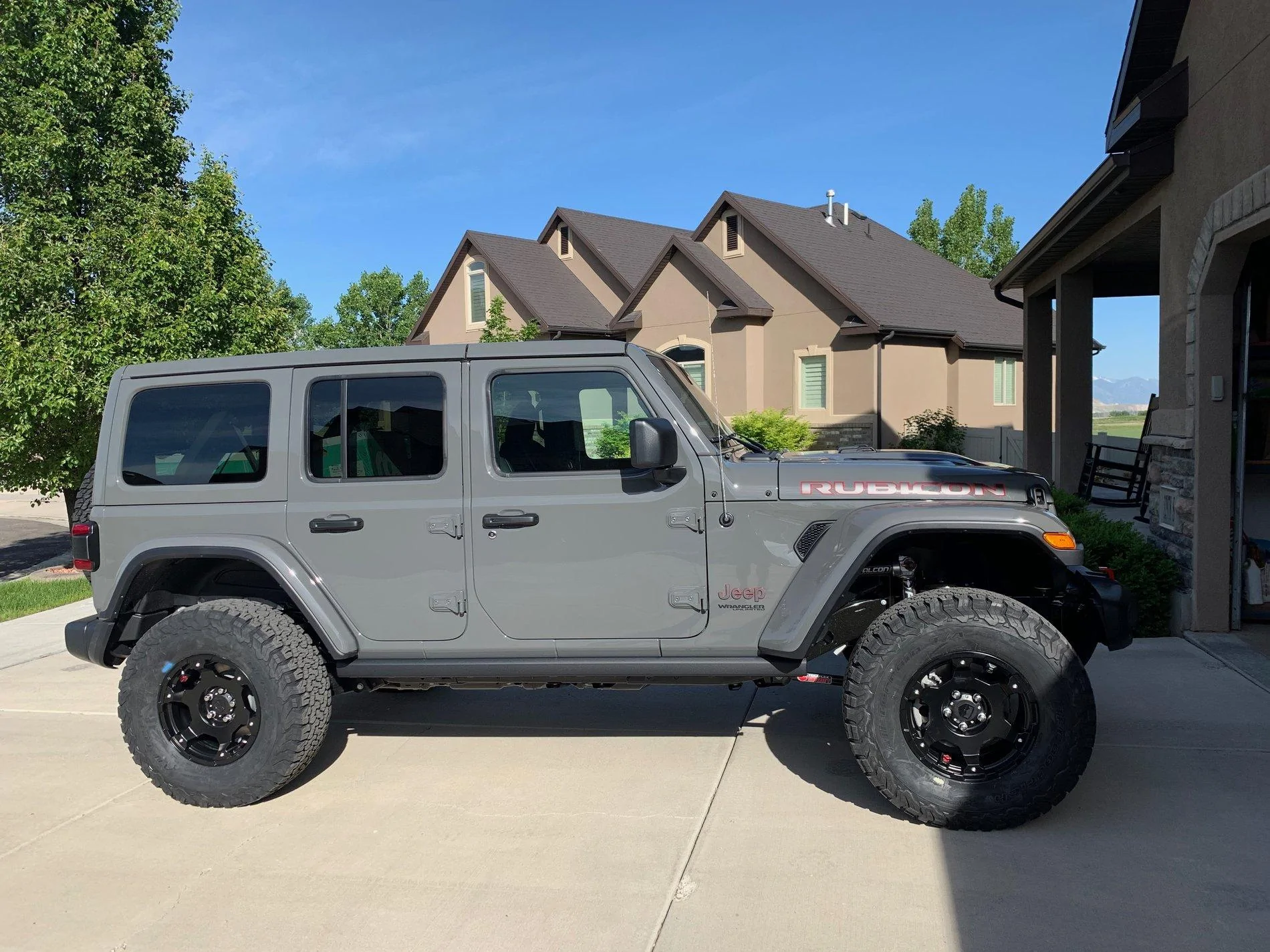 Jeep Wrangler JL Sting Grey opinions? IMG_0257