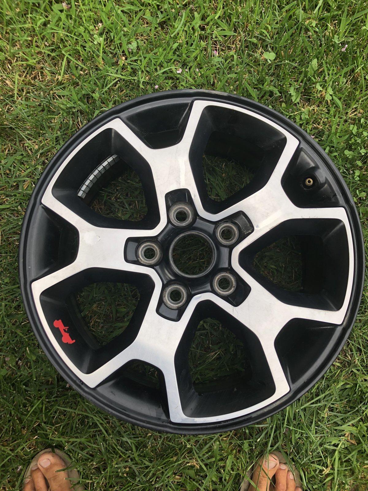 Jeep Wrangler JL JL Rubicon wheels$250 EA97F206-3C64-4F10-B343-67DF8A97A731
