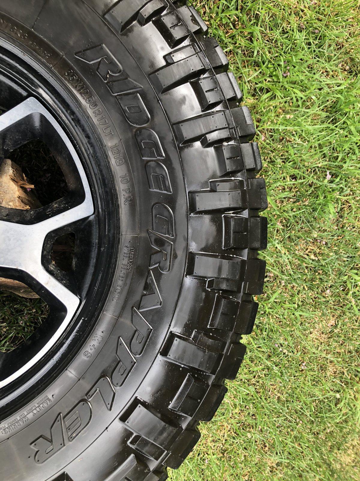 Jeep Wrangler JL JL Rubicon wheels$250 434EB225-3D1E-4FC6-88BA-4DD41D2599CF