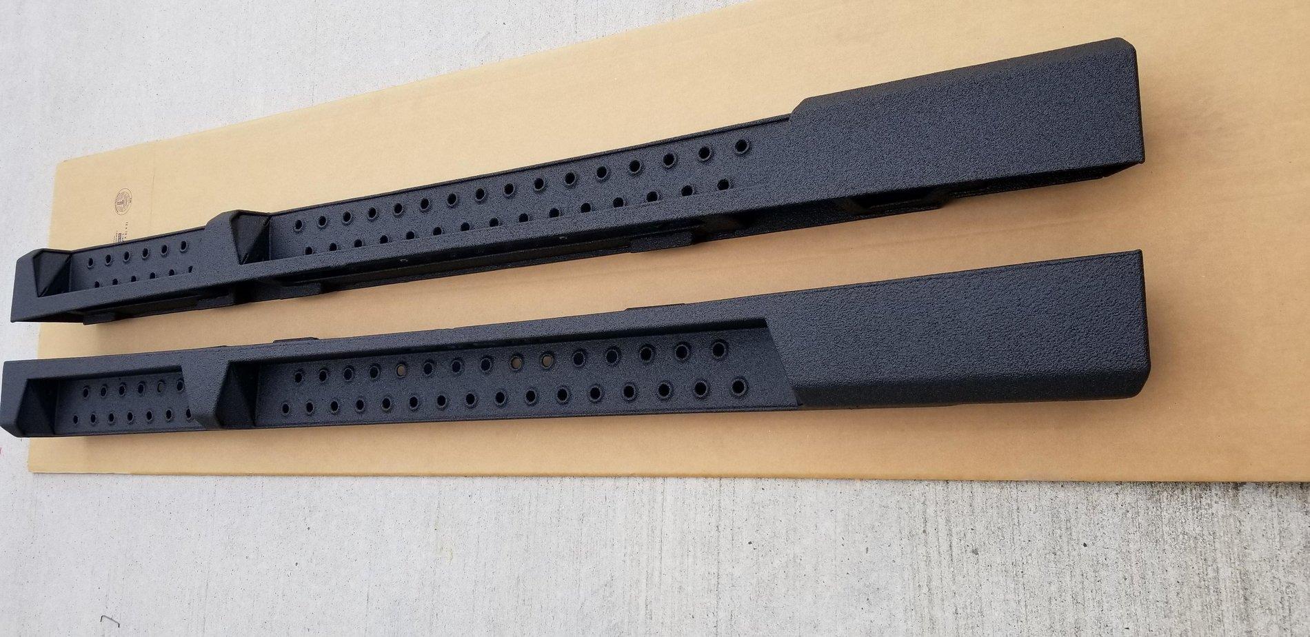 Jeep Wrangler JL Roam Bed lined e-Coated rails 42909091-3254-489A-9B35-71A881CC9373
