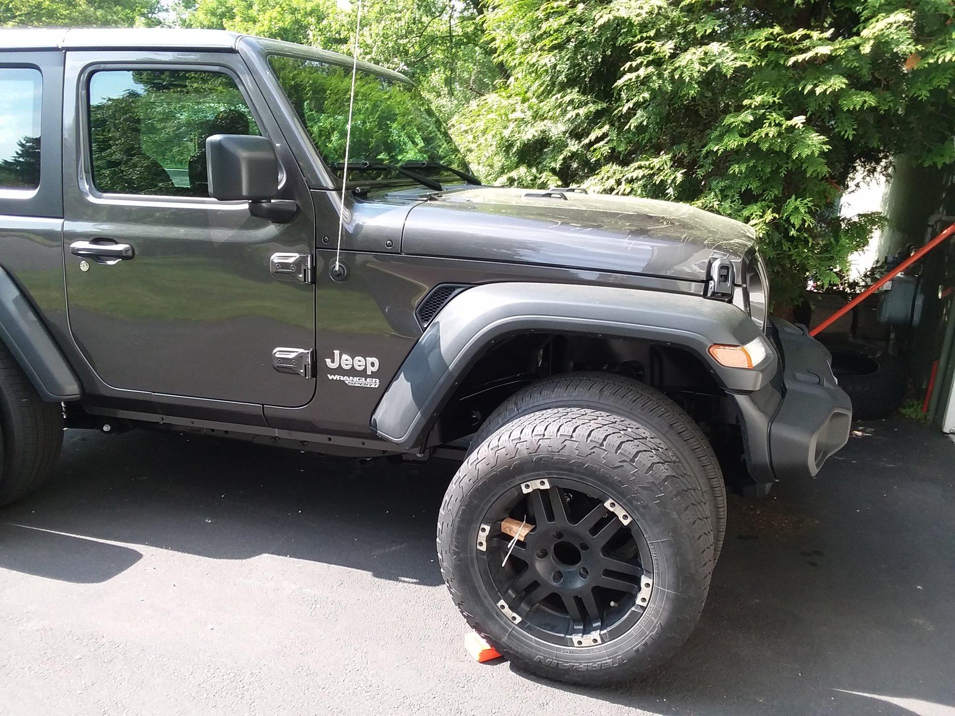 Jeep Wrangler JL Black stop rims 20190531_163215[1]