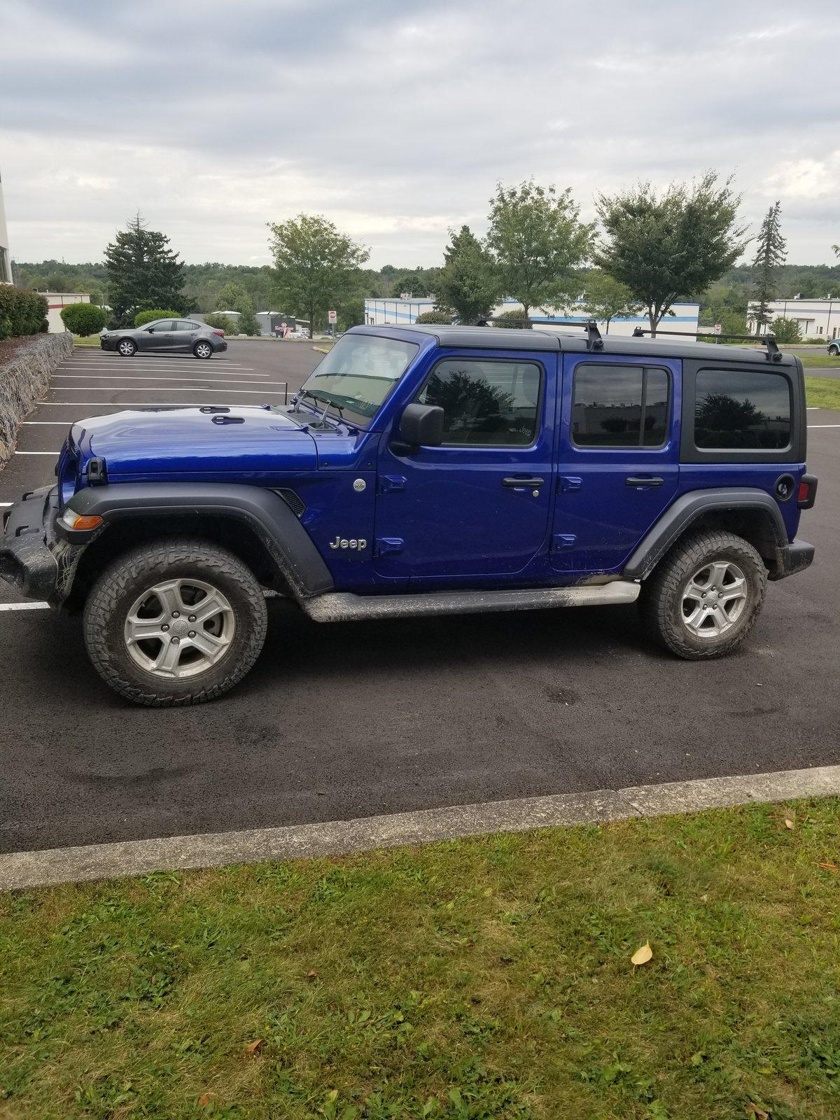 Jeep Wrangler JL Stock Off Roading JLUS 15686582555686753698313141212719