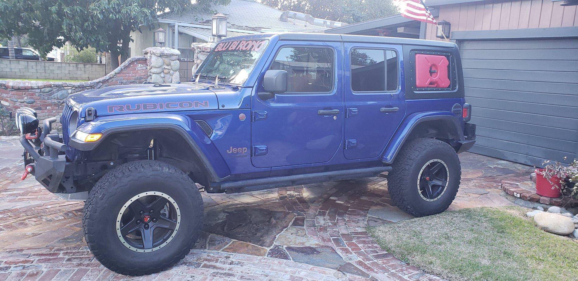 Jeep Wrangler JL All rotopax mount options 20190218_133248