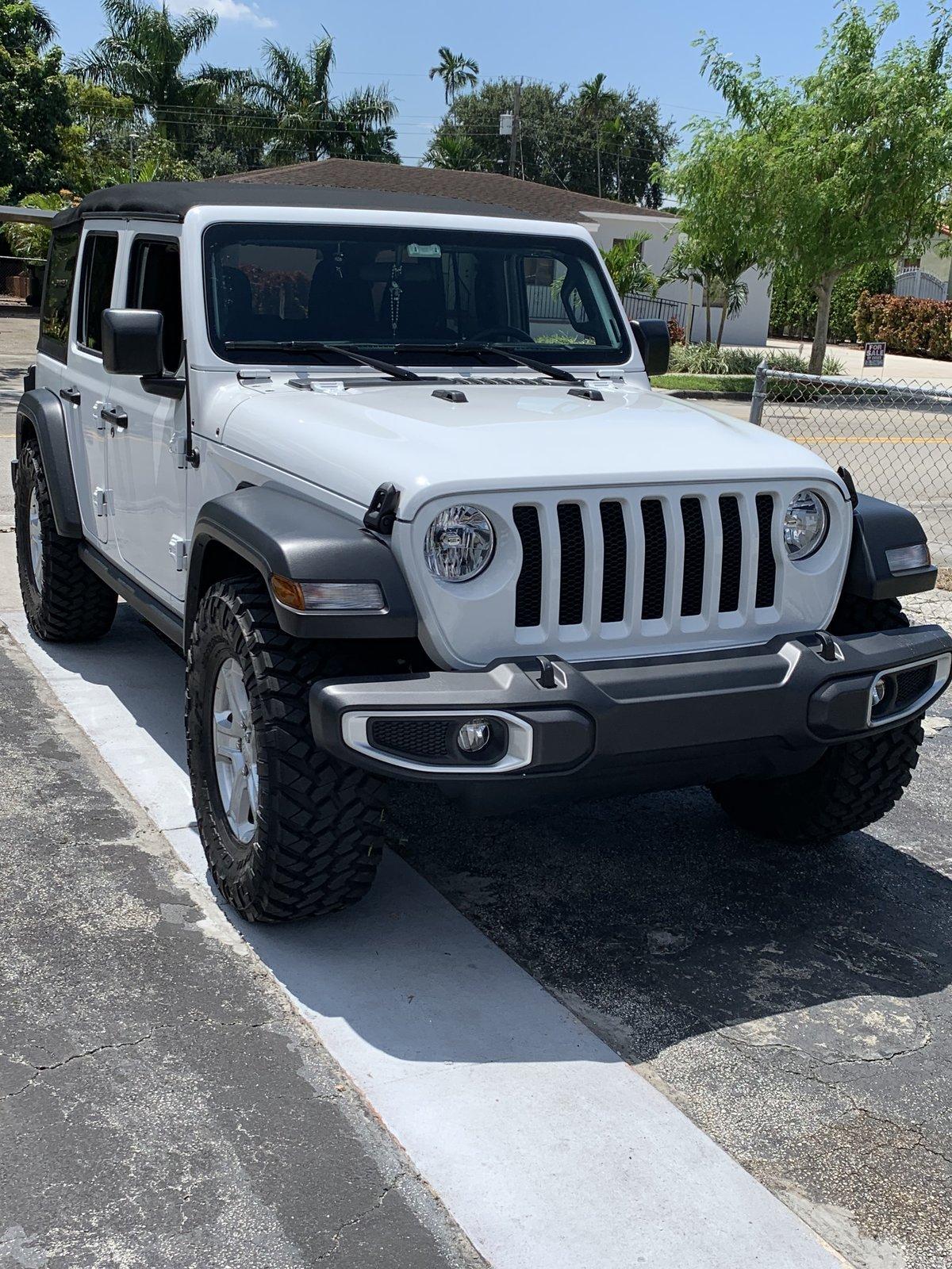 Jeep Wrangler JL 35s NO LIFT C1371CF5-DCEC-421E-93F4-0A7EF246250F