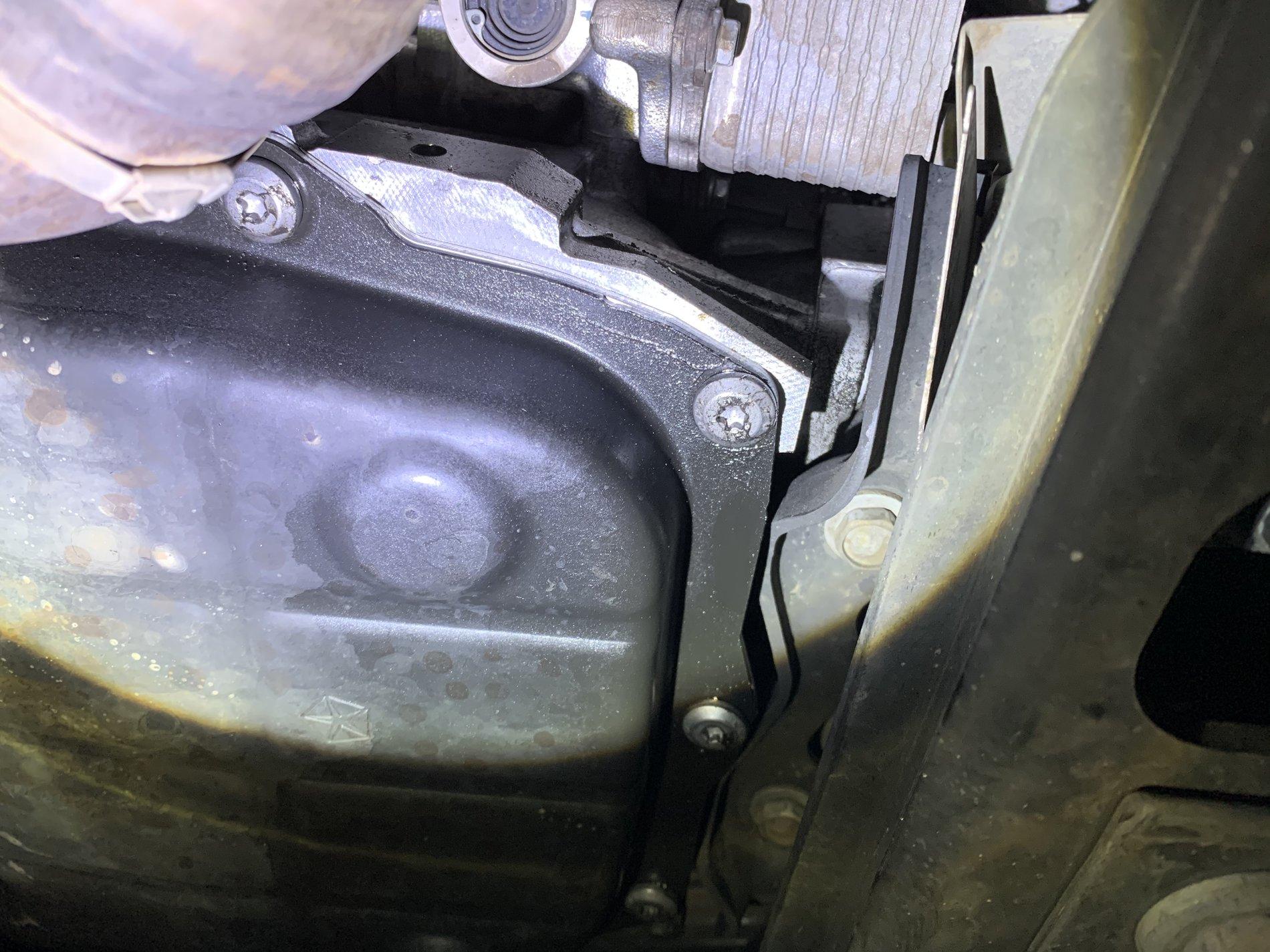 Jeep Wrangler JL Leaking Transmission 3400 miles 3C058C92-85B0-4FA3-83D6-06C0A8DEBEBB