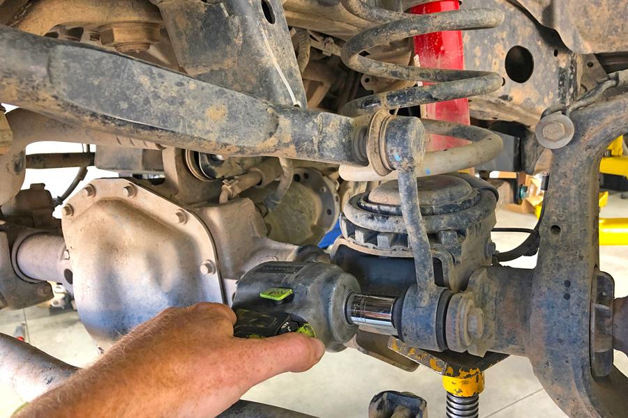Jeep Wrangler JL 2" Rancho Lift Kit How-To remove-front-sway-bar-links