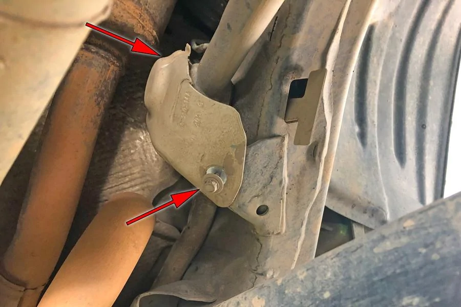 Jeep Wrangler JL 2" Rancho Lift Kit How-To remove-UCA-heat-shields