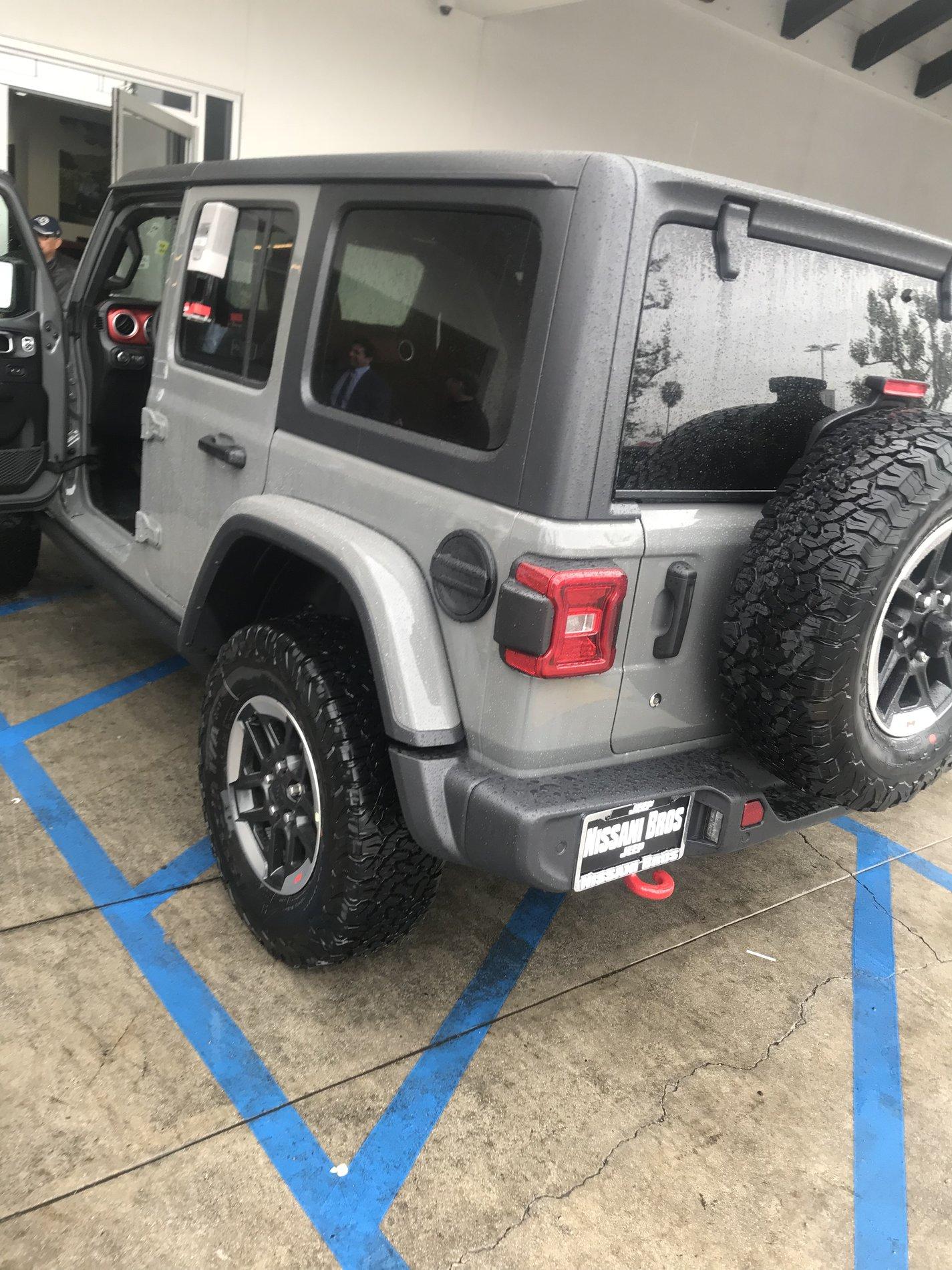 Jeep Wrangler JL STING GRAY Wrangler JL Club C8B2E32F-D67E-46CD-BF14-920D1C13E945