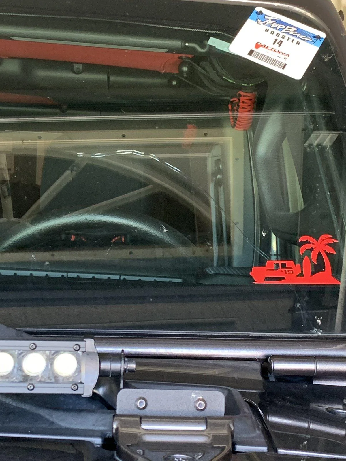 Jeep Wrangler JL Cracked Windshield Club 76CFCF92-C0DB-4C98-8794-E49CCAF9B9E5
