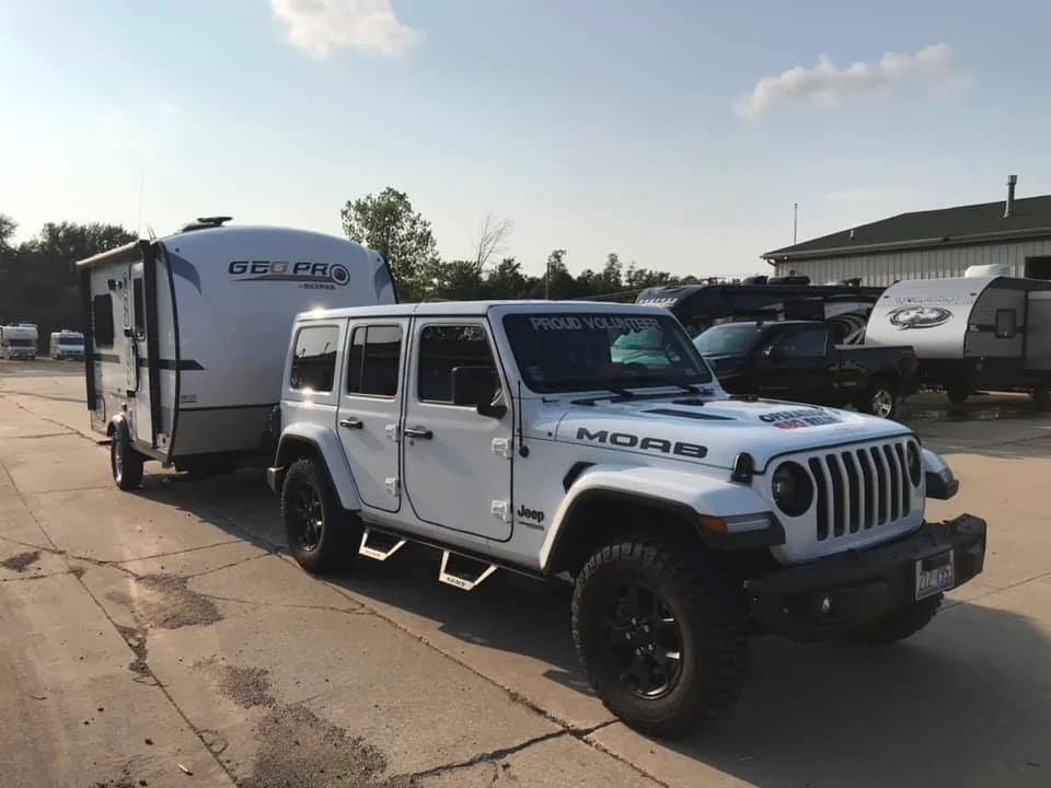Jeep Wrangler JL JLU pulling a travel trailer? No problem! MOAB+GeoPro3