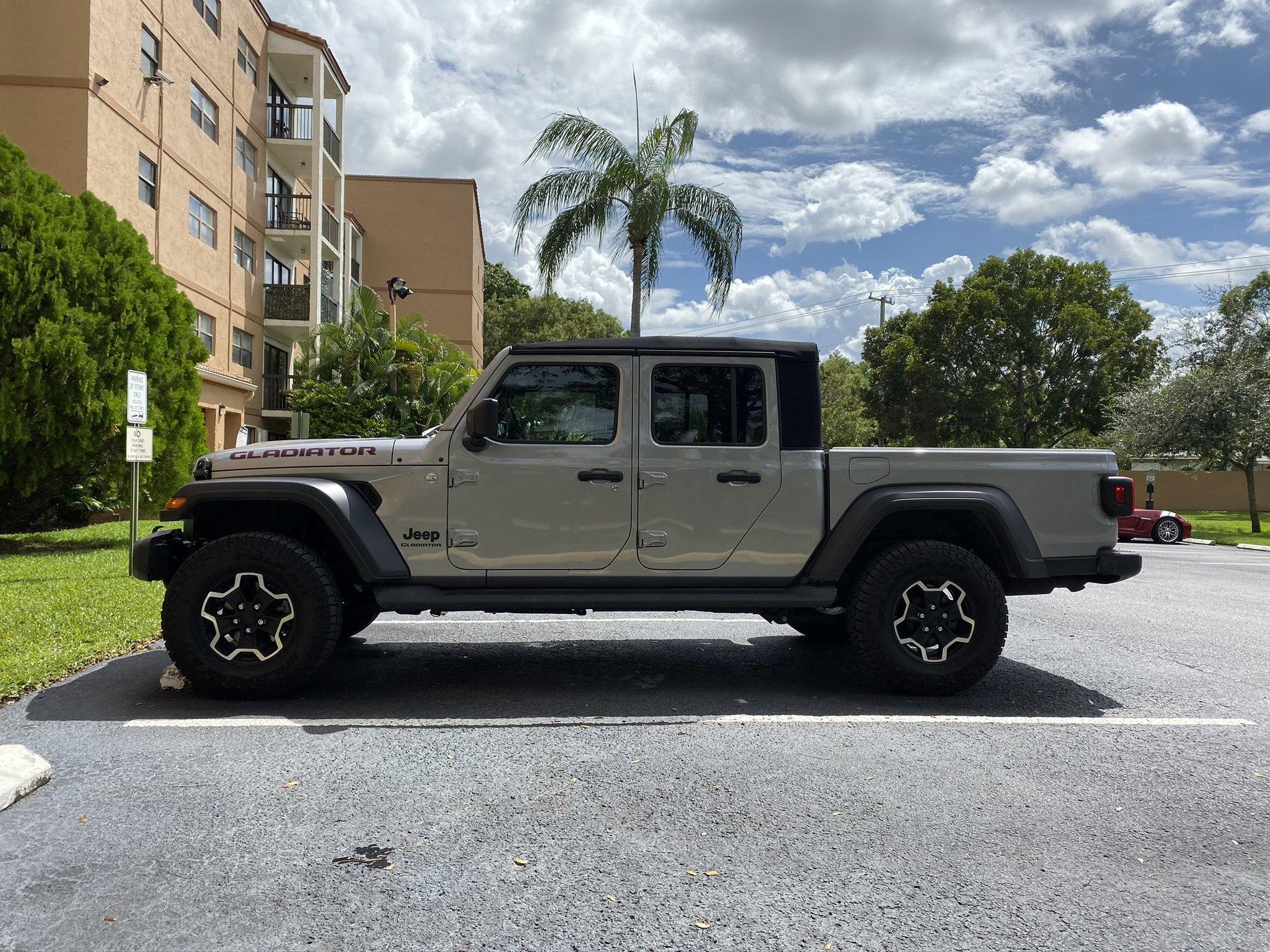 Jeep Wrangler JL Mopar Rubicon wheels ED18E5C8-8519-4291-A49A-FAED596ED6C3