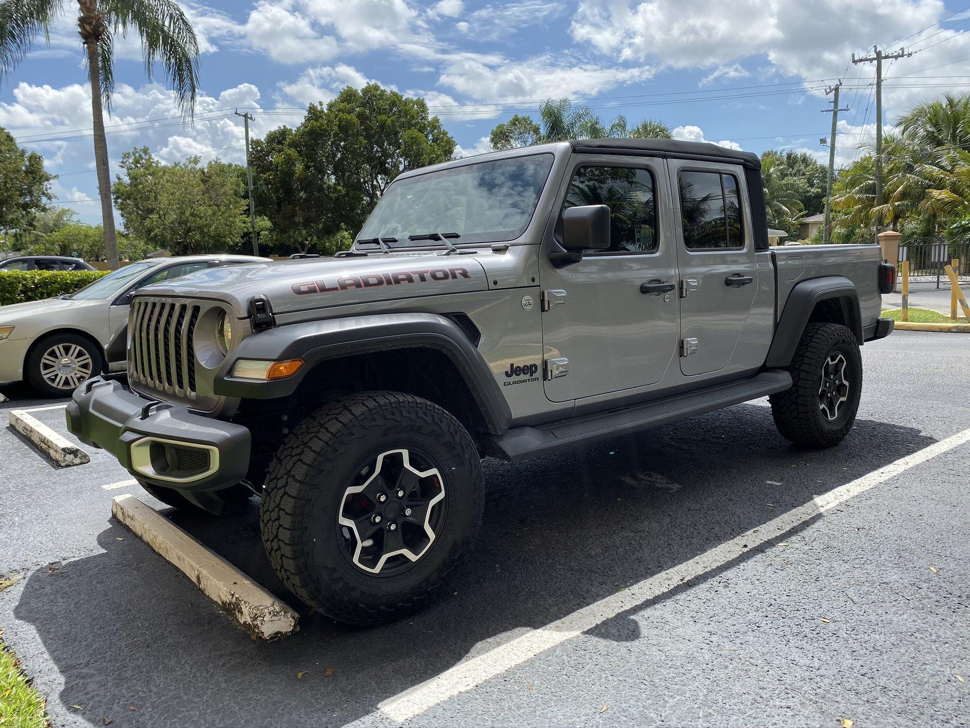 Jeep Wrangler JL Mopar Rubicon wheels 093133D1-006B-47AC-8505-5890E68403FD