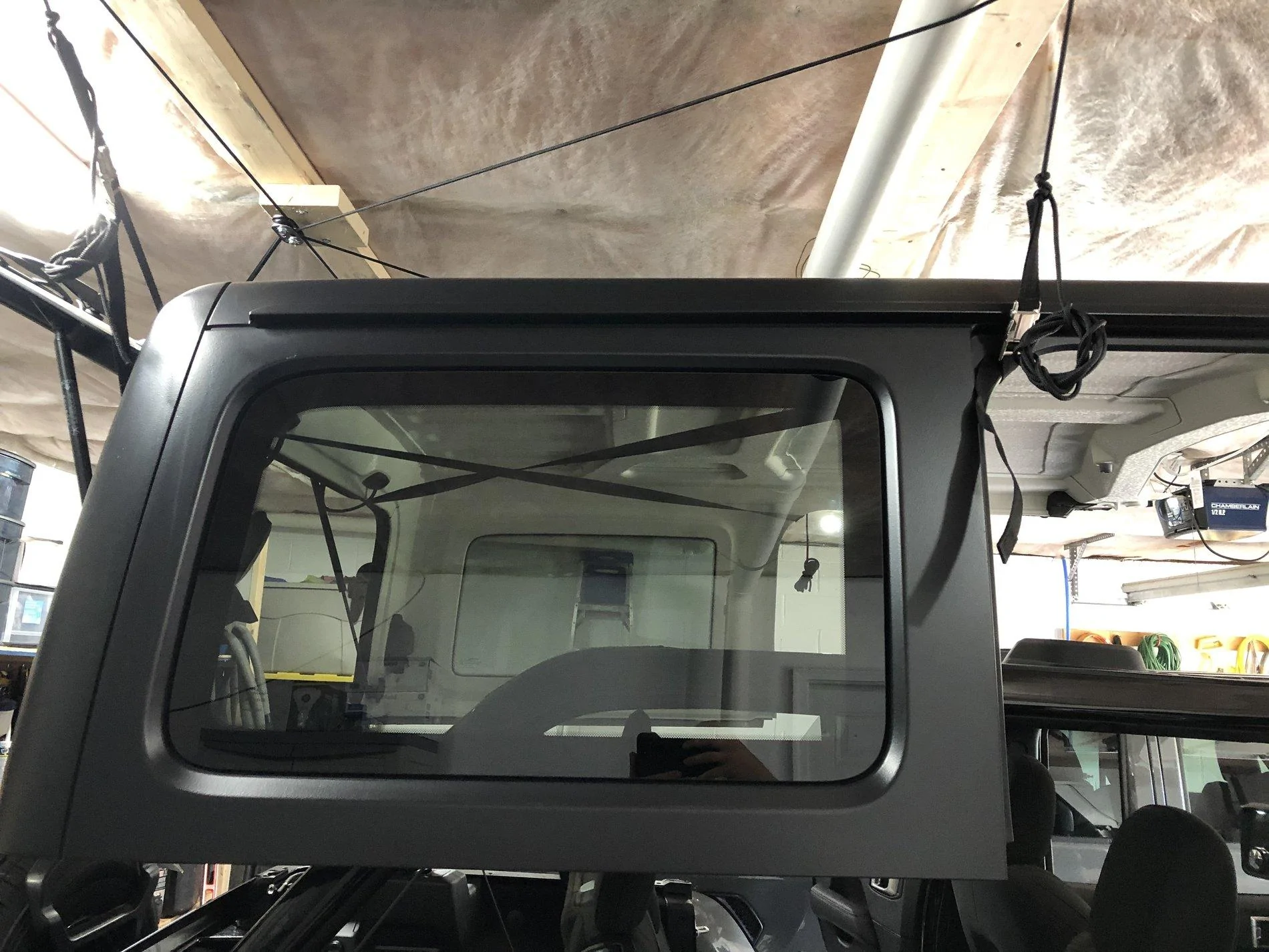 Jeep Wrangler JL Is there a hoist system being used here? E3B41D38-7375-441F-ABF8-6D3E32A423A9