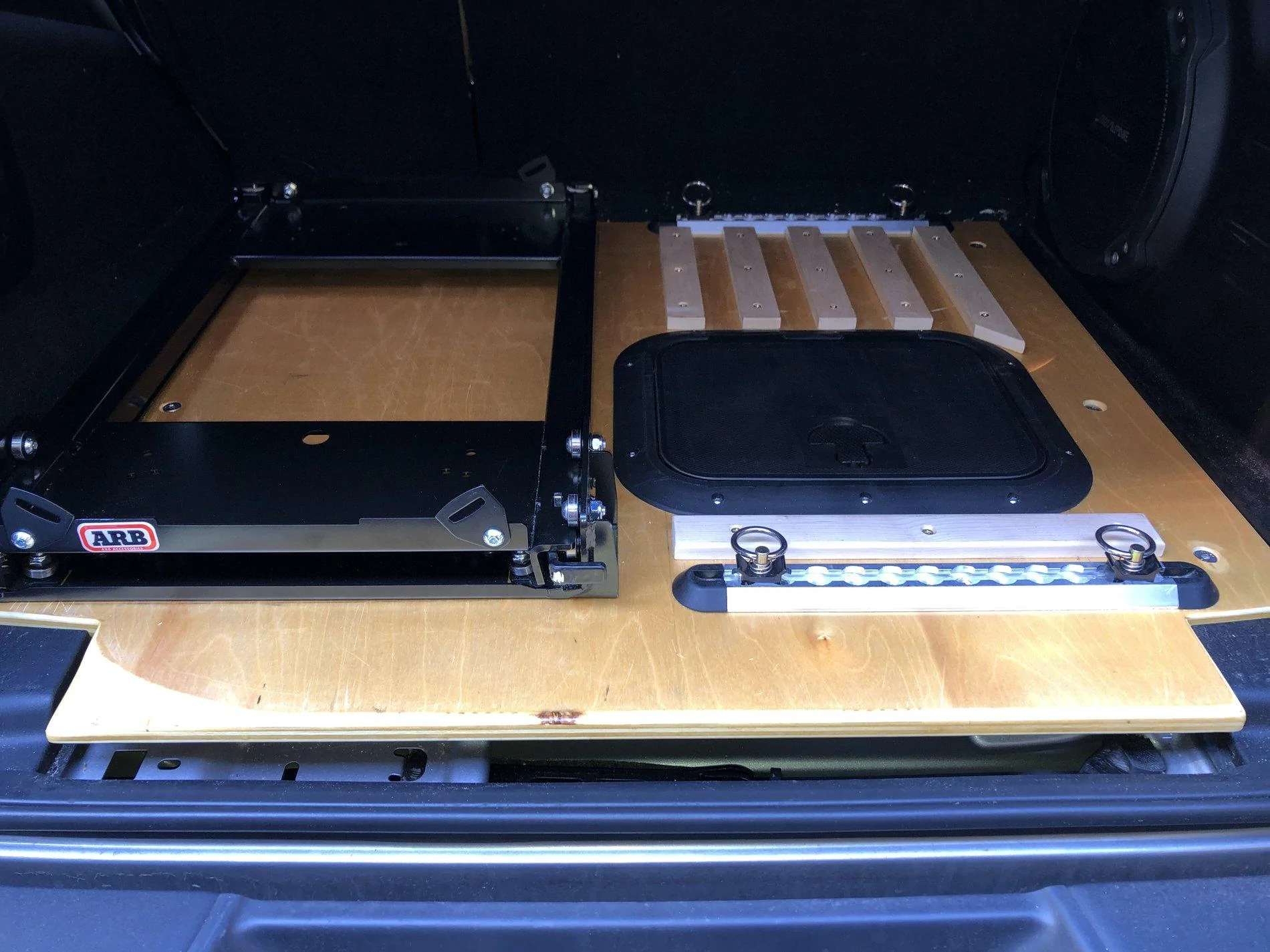 Jeep Wrangler JL Front Runner Wolf Pack Storage / Steel Latch Mod IMG-4264