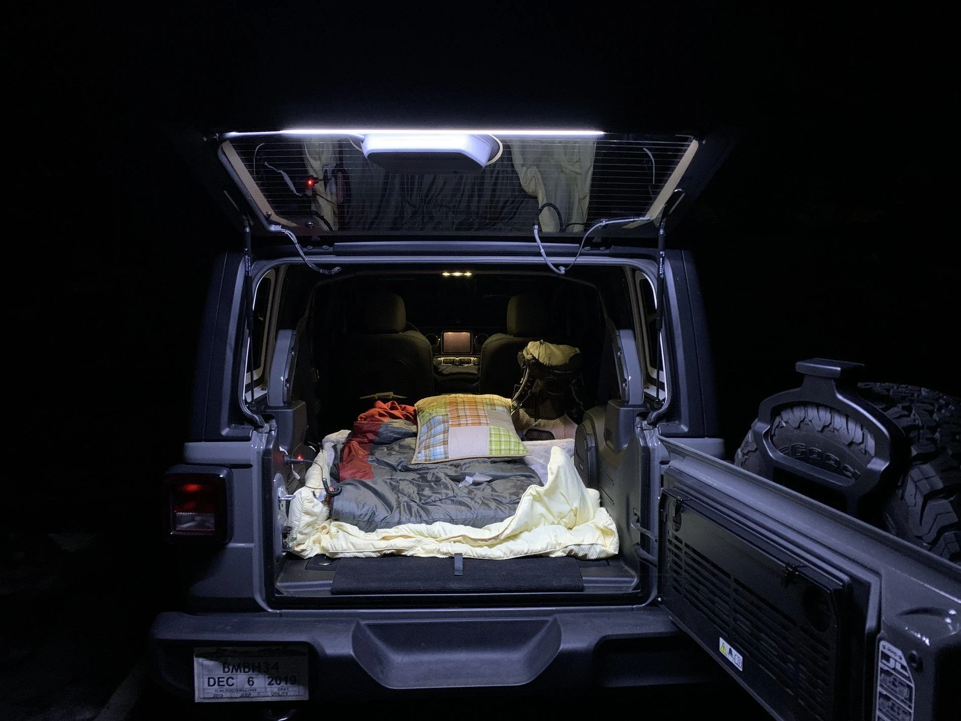 Jeep Wrangler JL Tailgate Brawlee LED light B9CB17F3-ACA7-4D7D-982C-44BB600AE45B