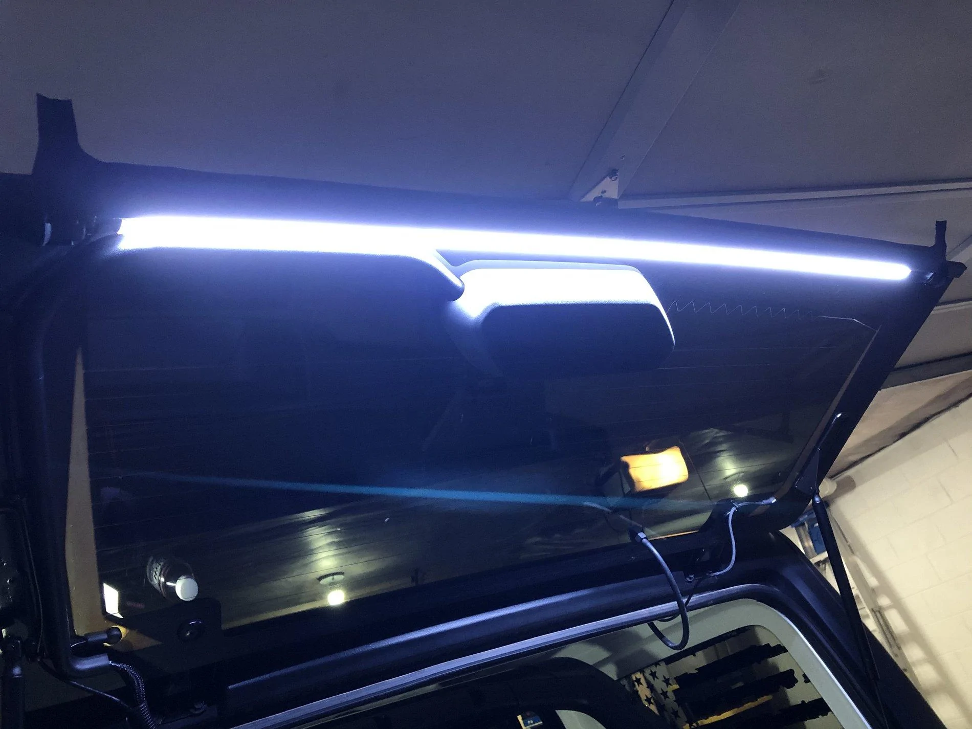 Jeep Wrangler JL Tailgate Brawlee LED light 332C1A5D-2A6E-4F32-906E-CA42A06CED31