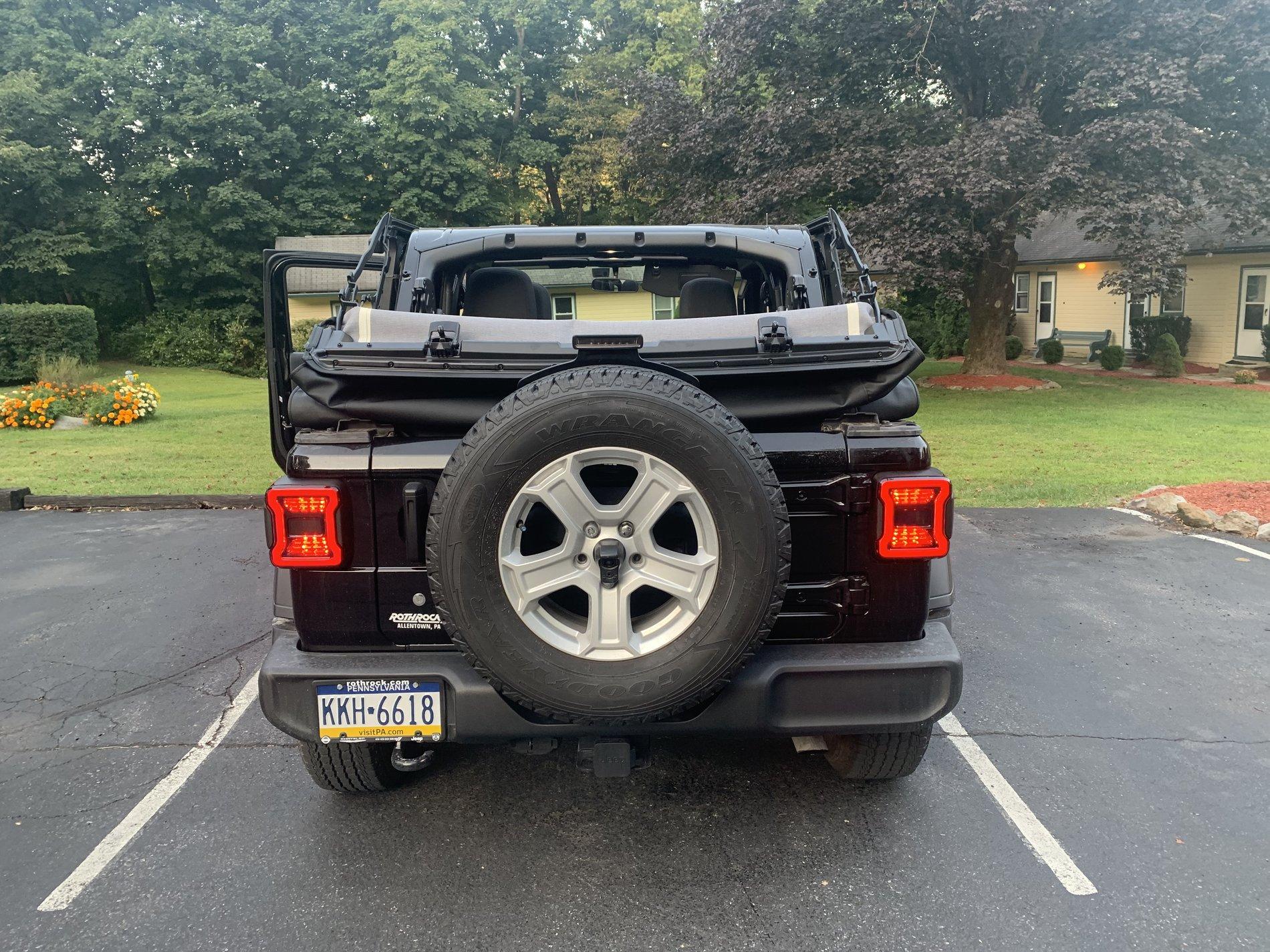 Jeep Wrangler JL Smoked LED Tail Lights 1F4297AC-109B-4A20-85A8-55EF745668F4