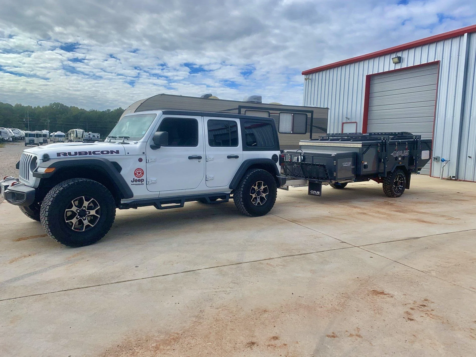 Jeep Wrangler JL 2019 JLUR + Opus Offroad 4 sleeper IMG_1695