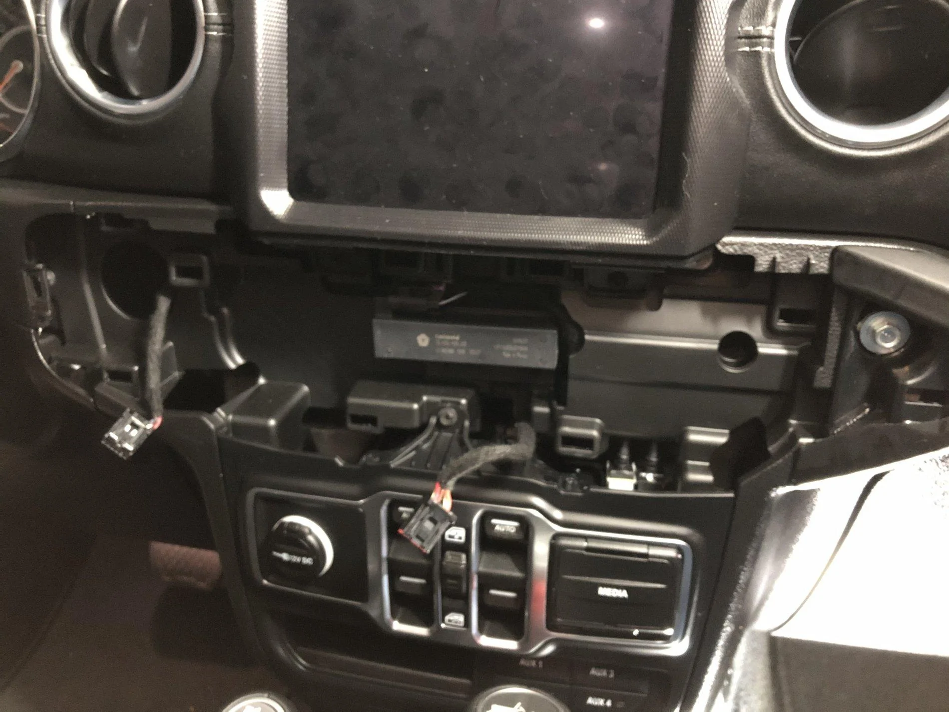 Tapping into Cigarette Lighter in dash | Jeep Wrangler Forums (JL / JLU) --  Rubicon, 4xe, 392, Sahara, Sport