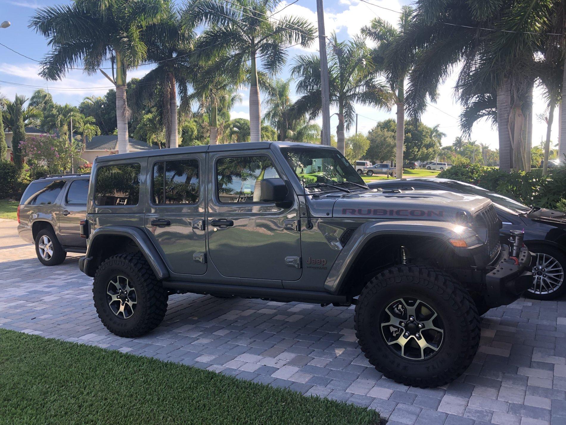 Jeep Wrangler JL JLUR not getting compliments 9FE87663-3BED-4F09-8515-DEC7B18F7464
