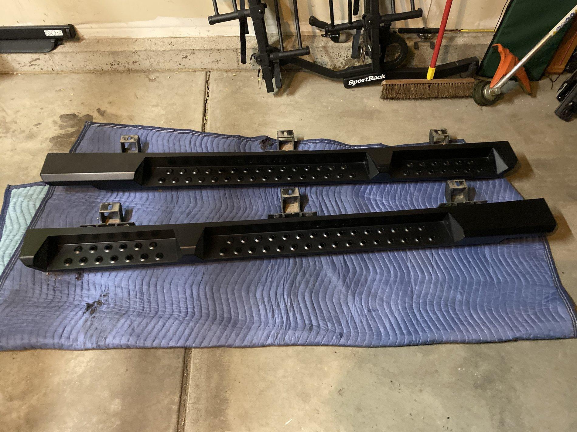 Jeep Wrangler JL ROAM side steps 90571099-508D-4F93-A318-B34AE6C7515D