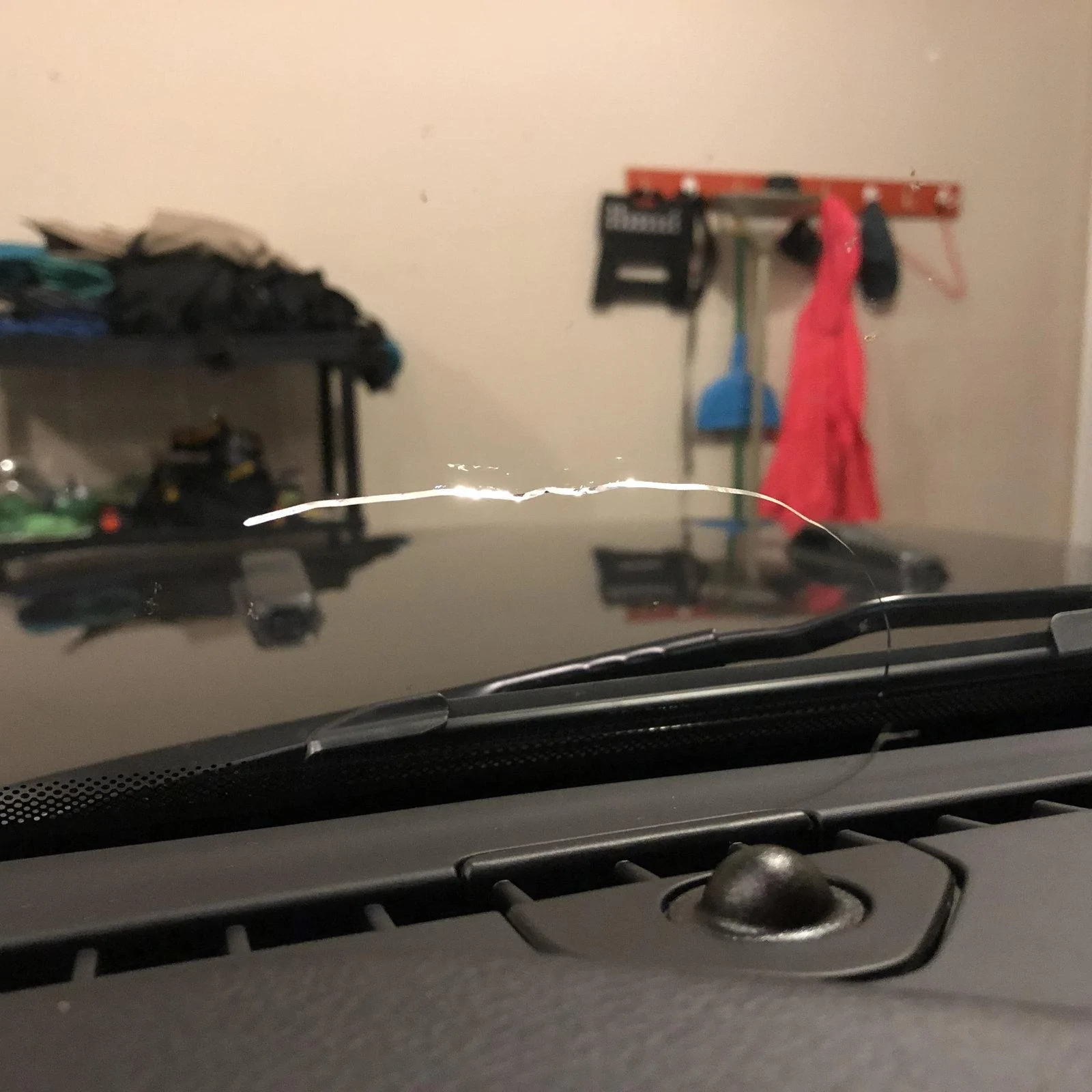 Jeep Wrangler JL Cracked Windshield Club crack