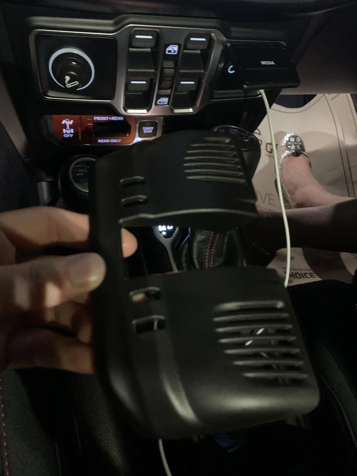Jeep Wrangler JL Help! What is this part 04BA0174-C2DF-4283-BBD3-86DF2A831DBE