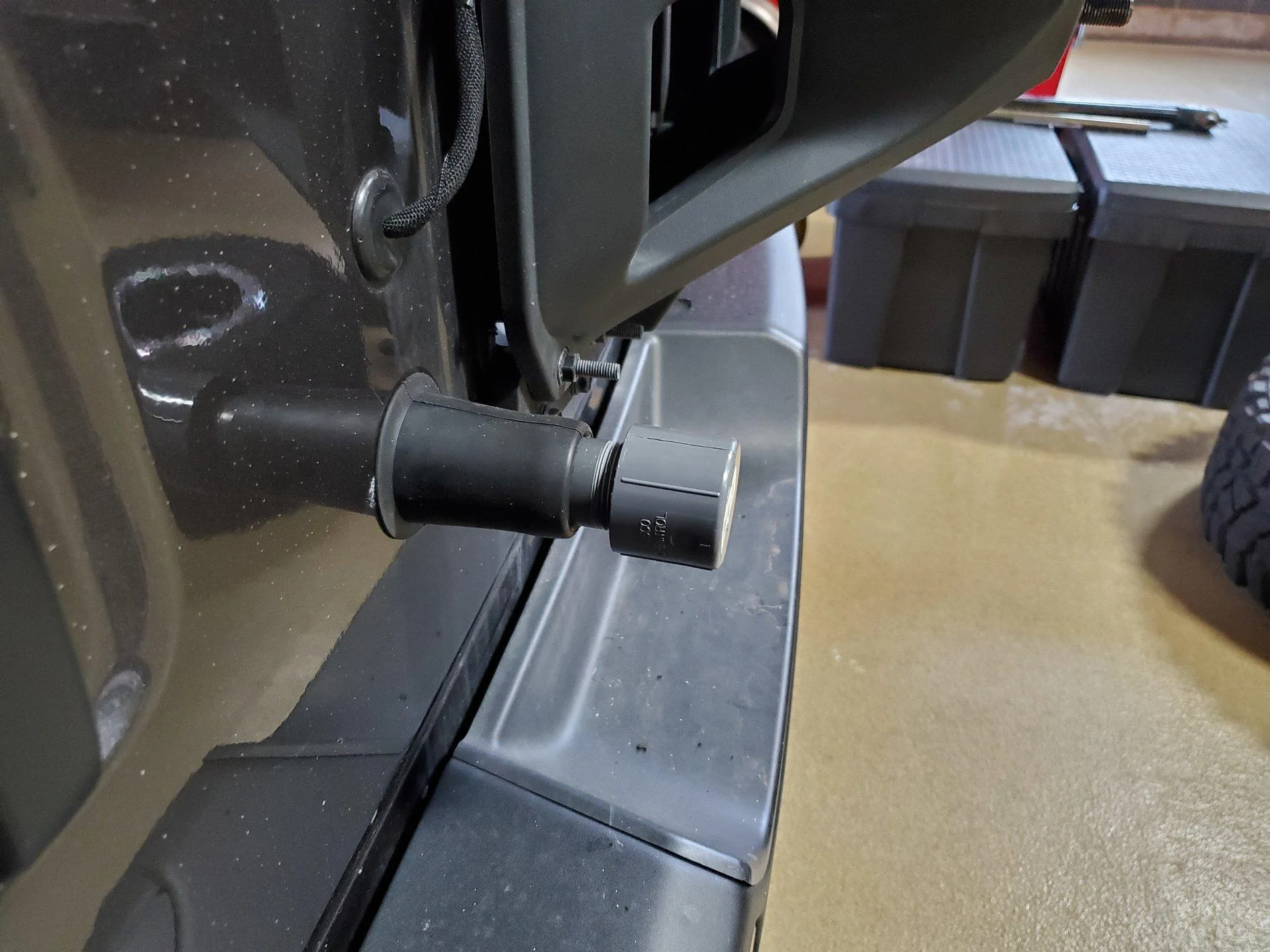 Jeep Wrangler JL Extending the spare tire bump stops 20191026_140610