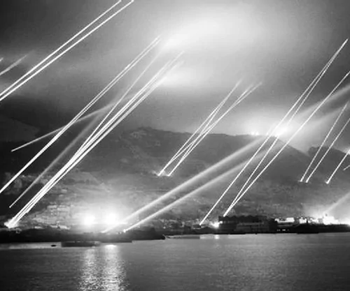 Jeep Wrangler JL Light bars and what you think! Searchlights-on-the-Rock-of-Gibraltar-1942-sm