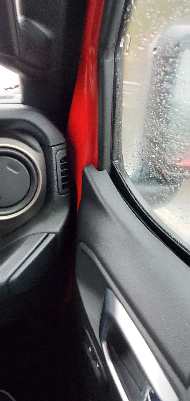 Jeep Wrangler JL Front door inner panel coming away from door? 20191027_121547