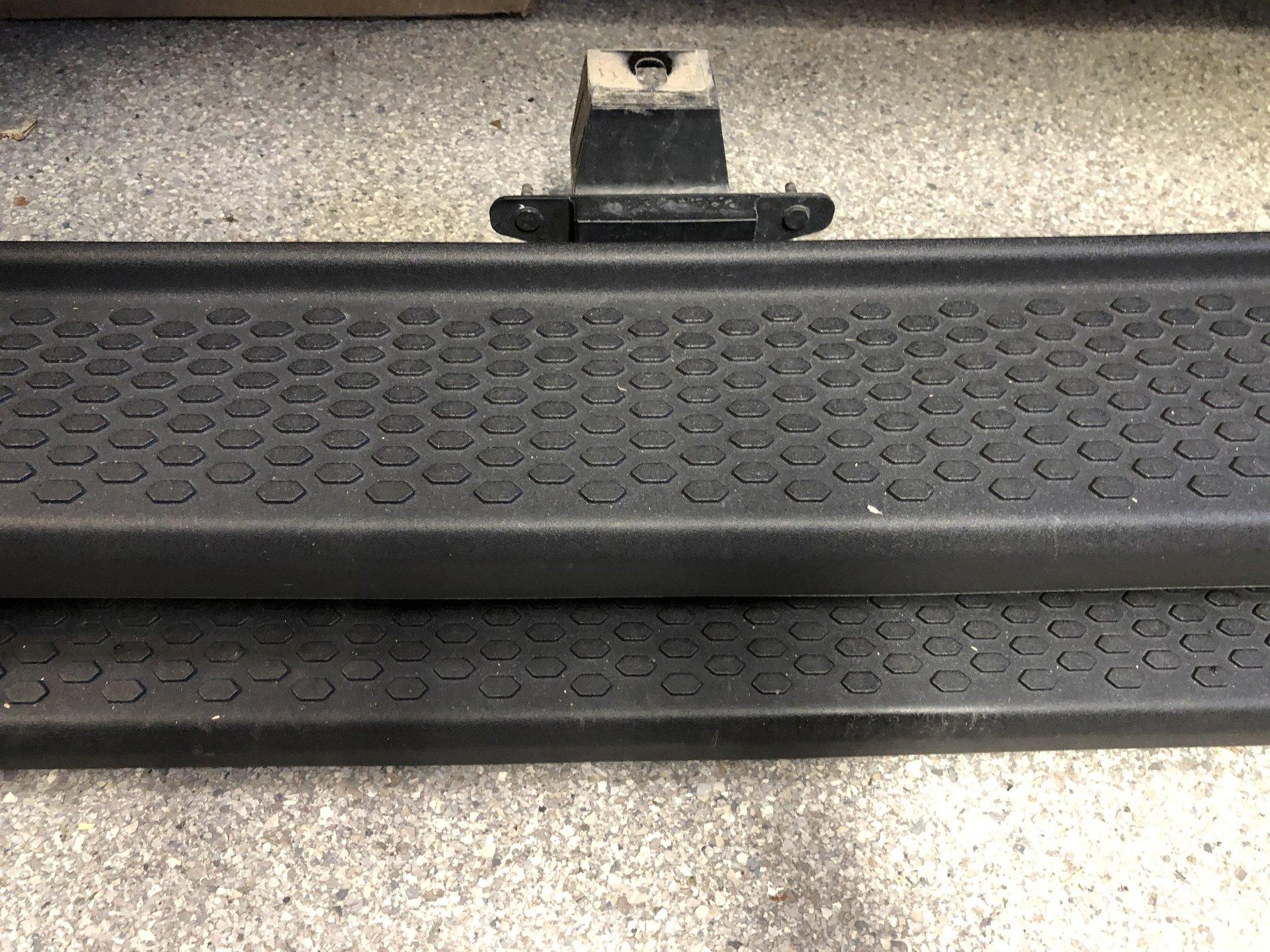 Jeep Wrangler JL 2018-2020 Sahara Side Steps 06D6BF73-8F92-41D5-A406-9A6ACA82DD3D