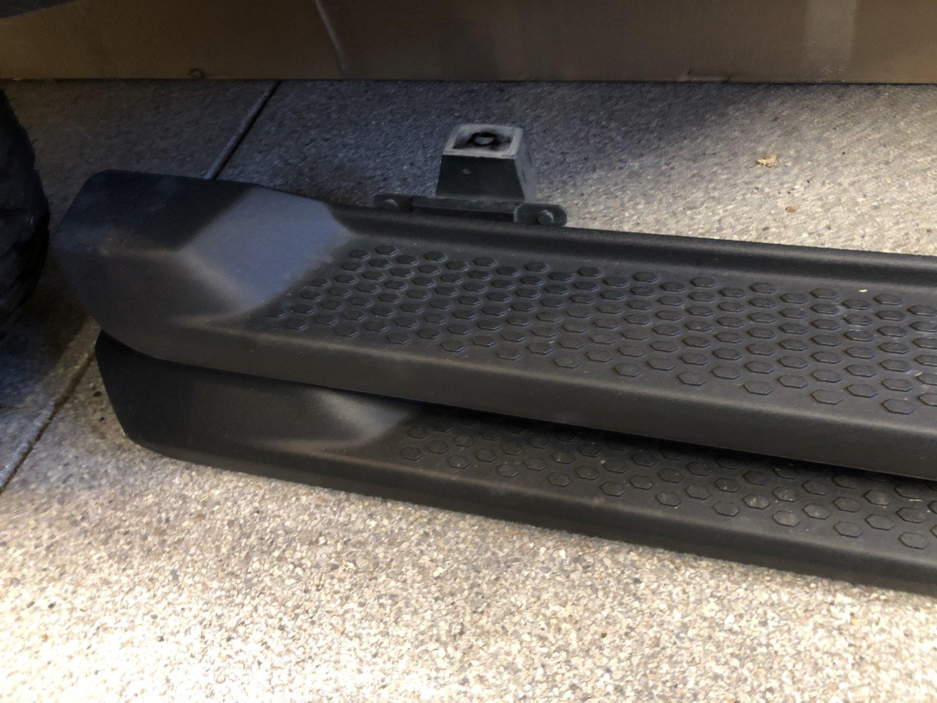 Jeep Wrangler JL 2018-2020 Sahara Side Steps 35AFE625-D1A4-4872-ABBC-3B1F46E51EE3