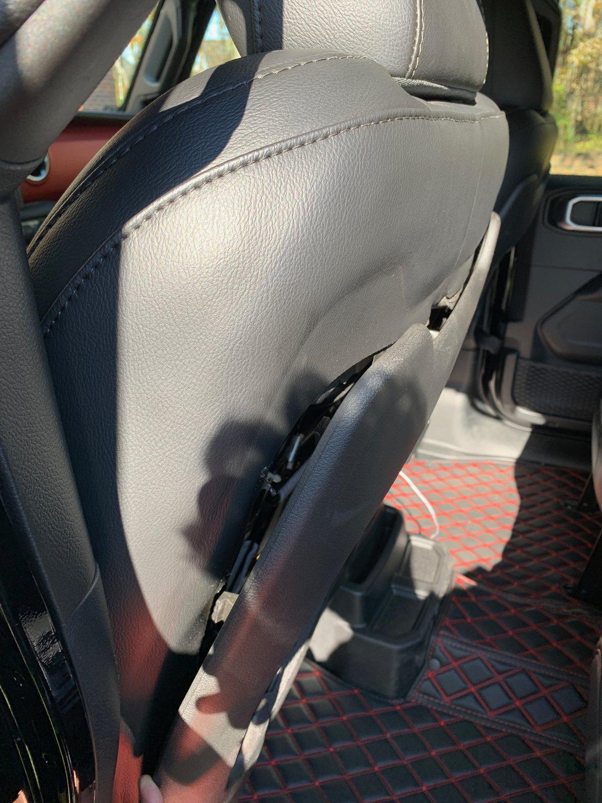 Jeep Wrangler JL Drivers Seat coming apart IMG_3748