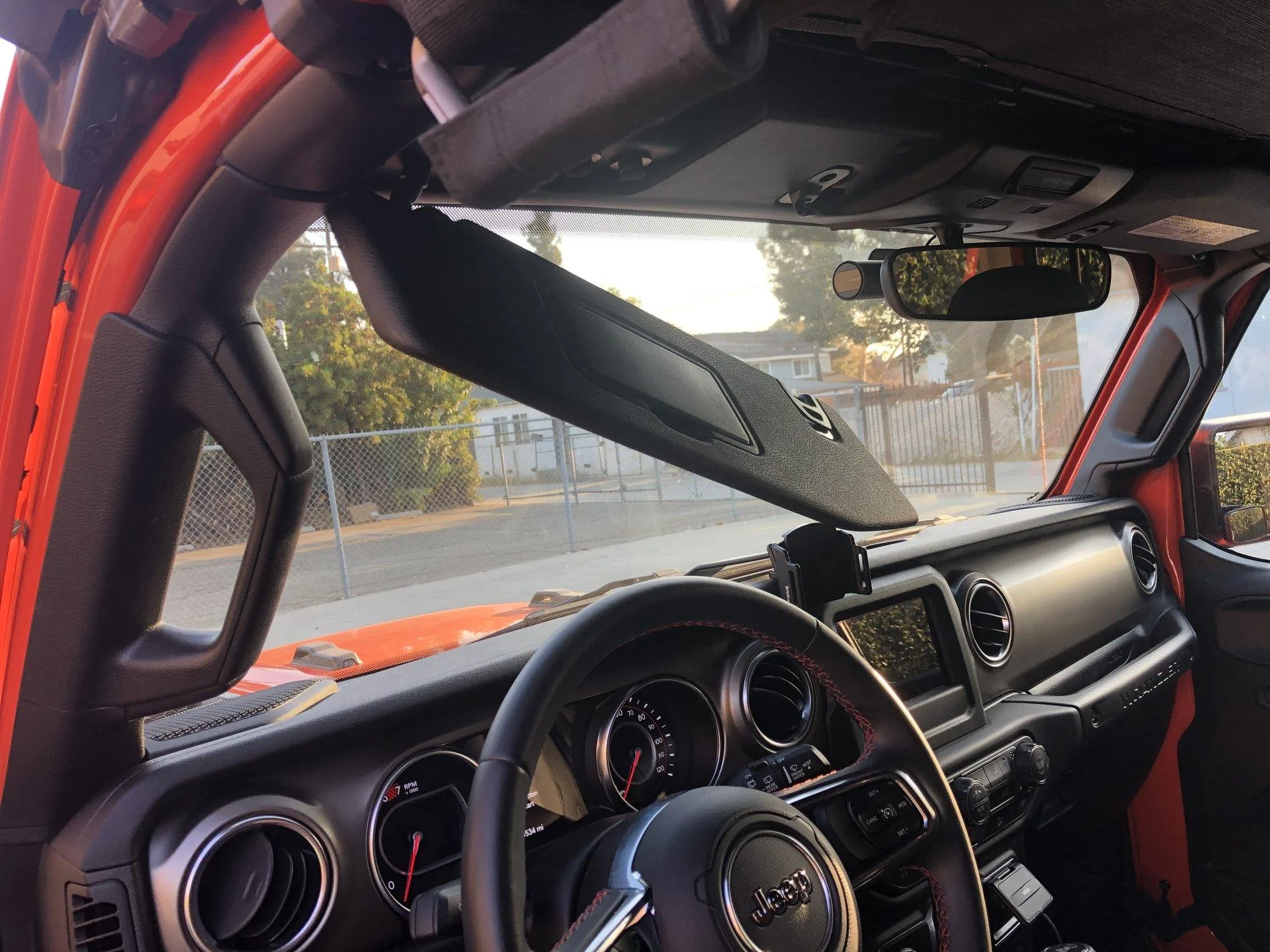 Jeep Wrangler JL Sun Visor Broken IMG_2431