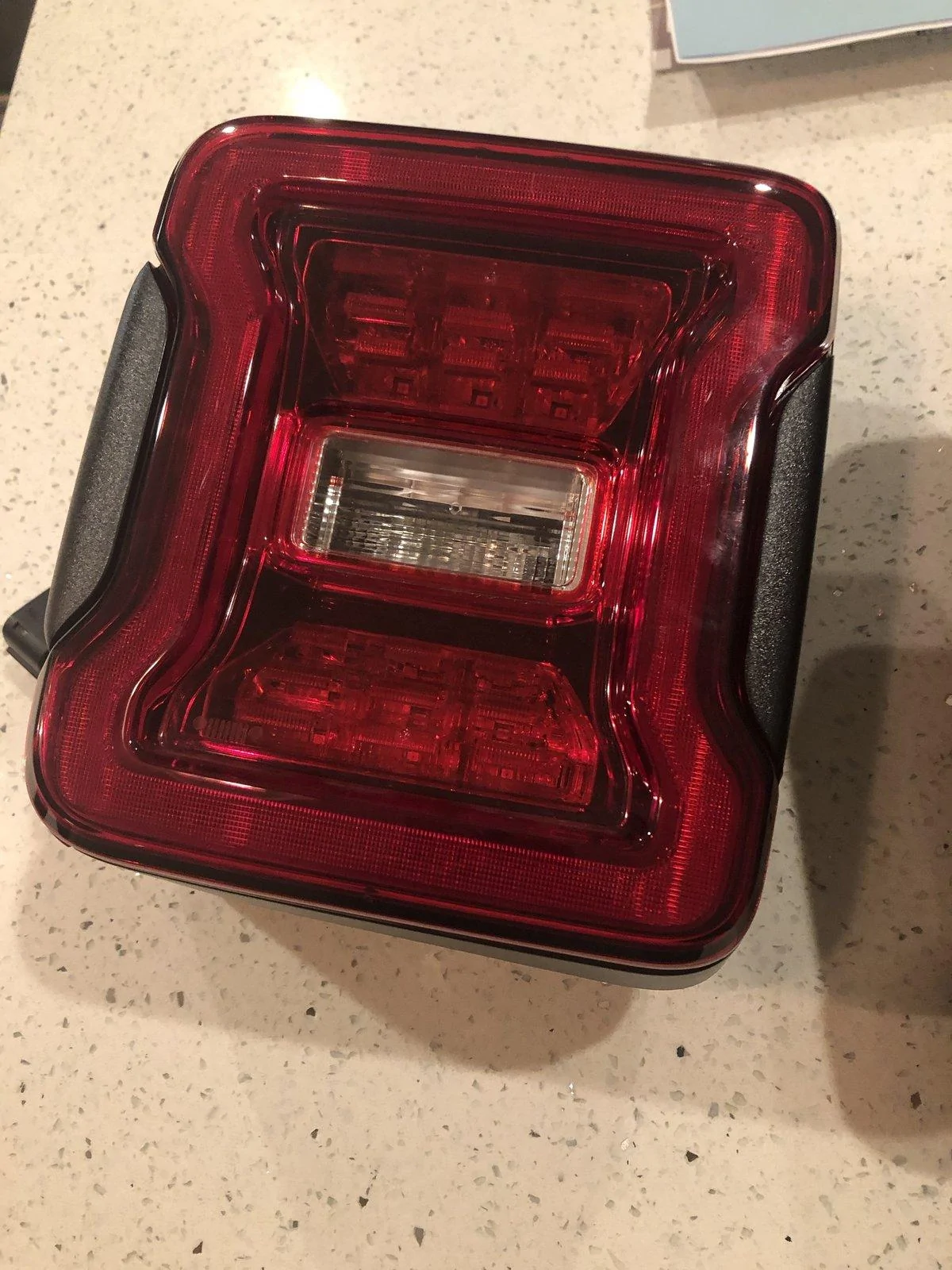 Jeep Wrangler JL OEM LED tail lights mUOCtAaCQVWJQ%UrPoAh3Q