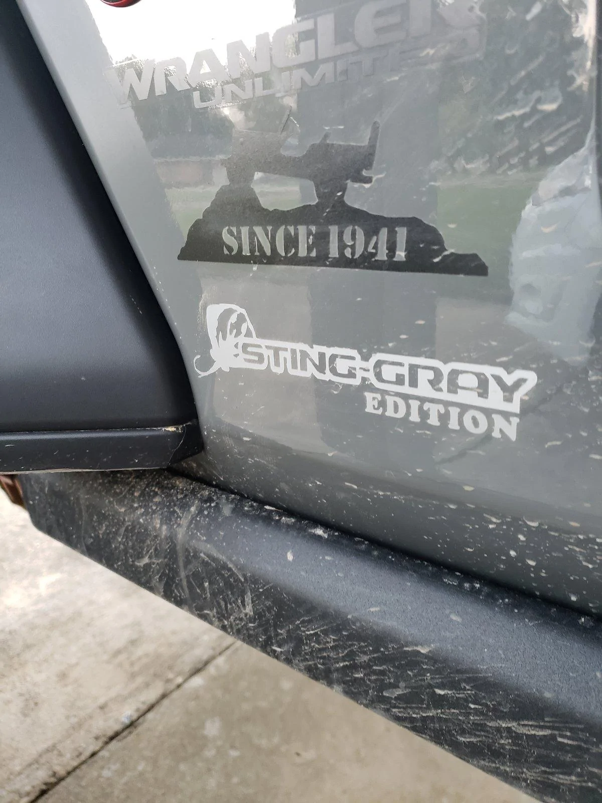 Jeep Wrangler JL Sting Gray Owners: Sticker Placement 20191031_181538