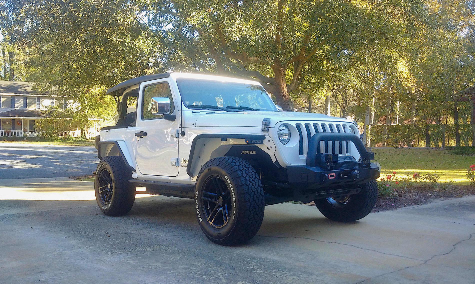 Jeep Wrangler JL Stubby Bumper. Let's see them. fender2345_small
