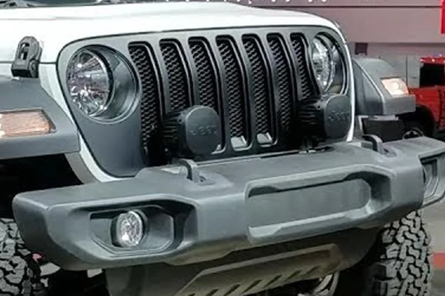Jeep Wrangler JL Lights mounted to standard bumper mopar-bumper-light-mounting-brackets-jeep-wrangler-jl-jlu-8221548