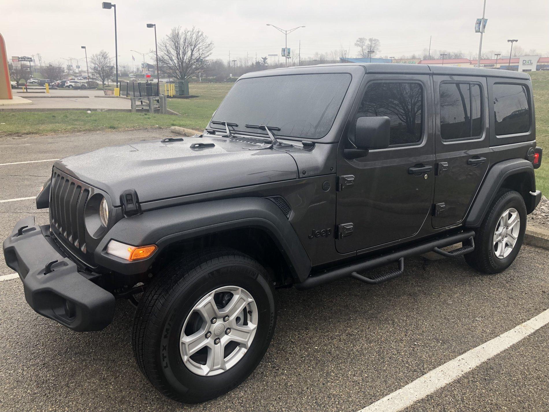 Jeep Wrangler JL GRANITE CRYSTAL METALLIC Wrangler JL Club DCAC8512-457F-46AE-B947-FD72A892AF4A