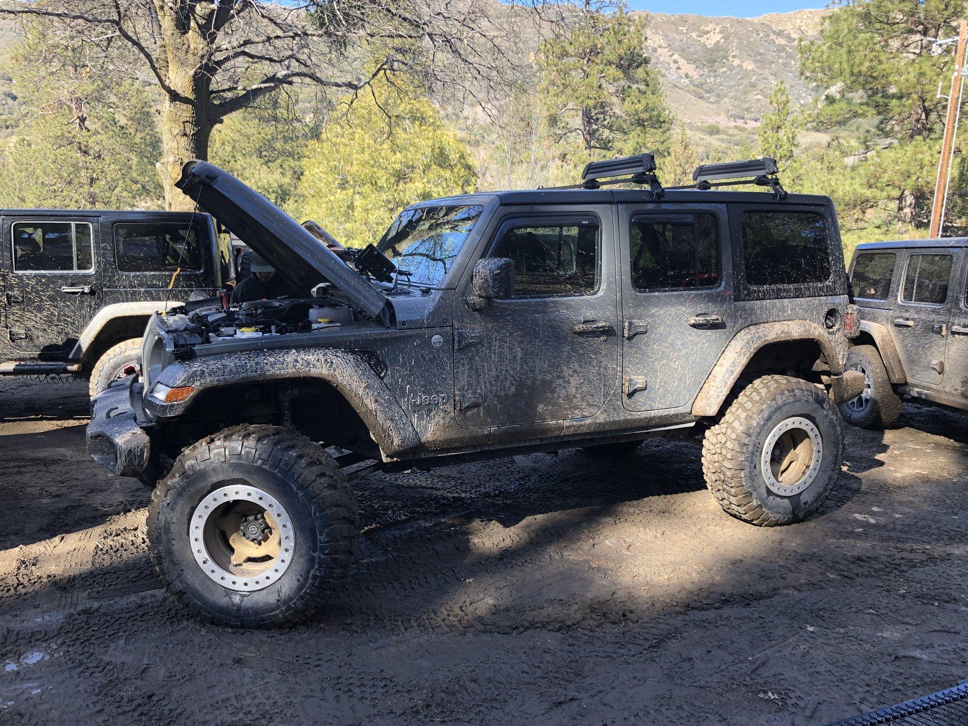 Jeep Wrangler JL Sport vs. Rubicon C187F4EC-10DE-4CE3-B699-537BB94E3F77