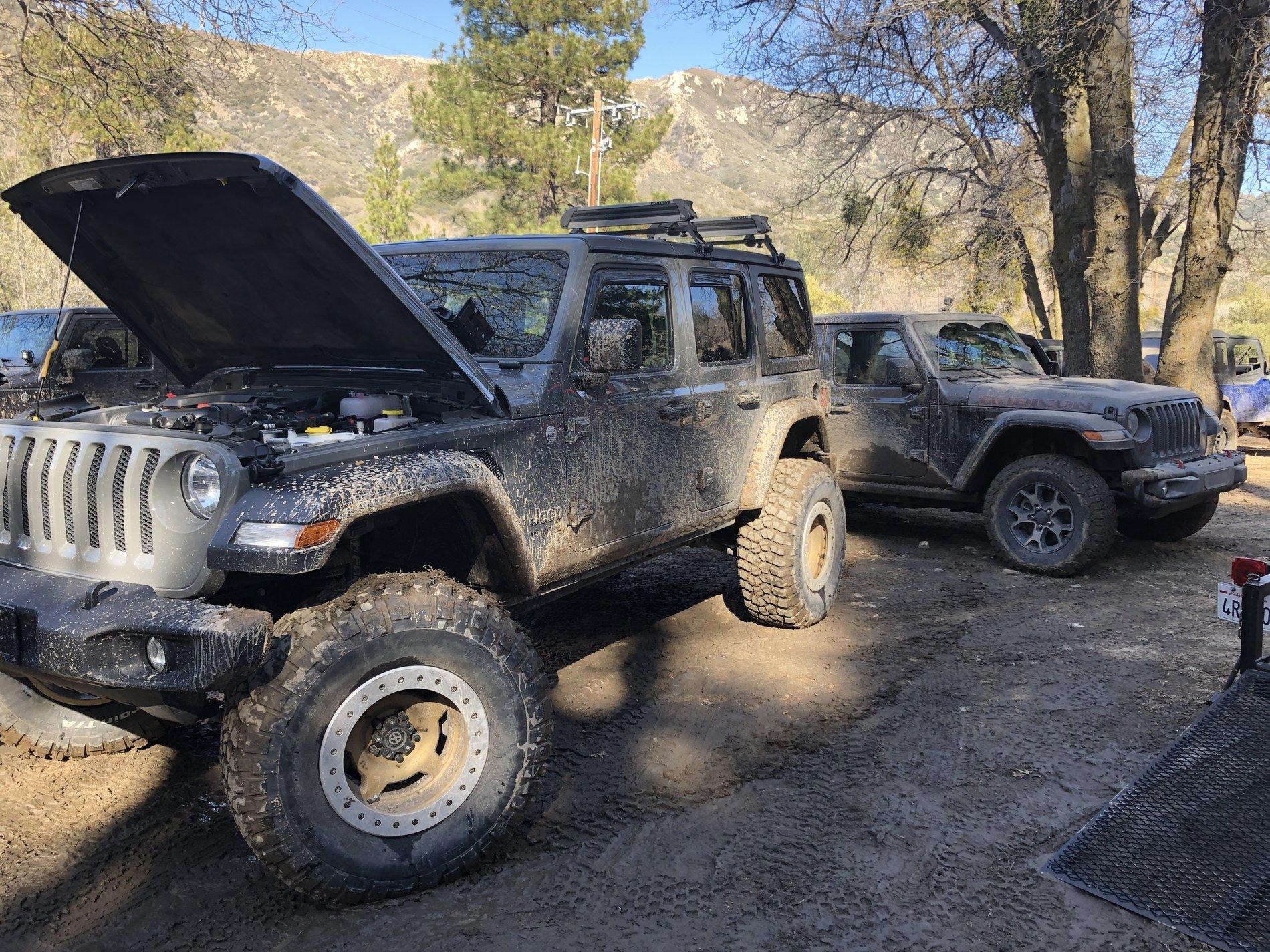 Jeep Wrangler JL Sport vs. Rubicon E3027E44-FB40-4E1B-9F6D-183570773D70