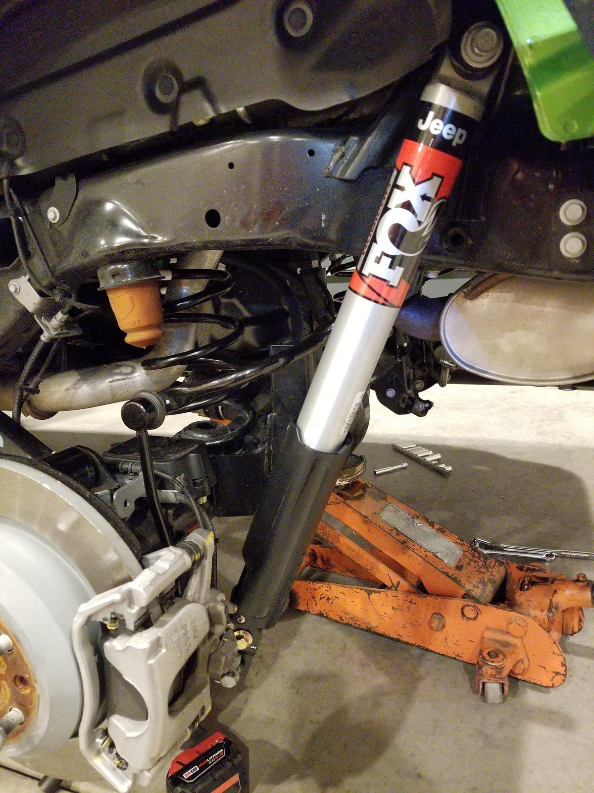 Jeep Wrangler JL Gladiator Fox shocks on JLUR? JTrearmounted