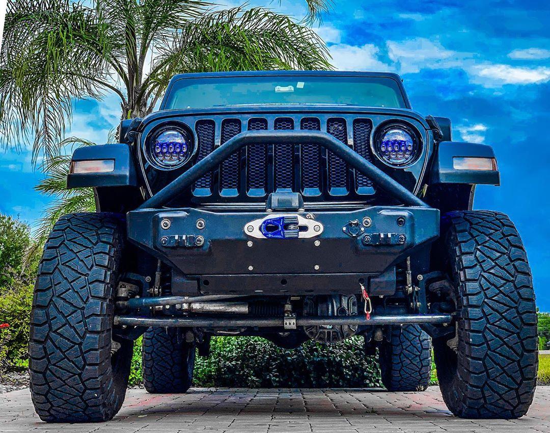 Jeep Wrangler JL Stubby Bumper. Let's see them. bruiser_jlu_73425470_2478383515768802_3952936638572791718_n