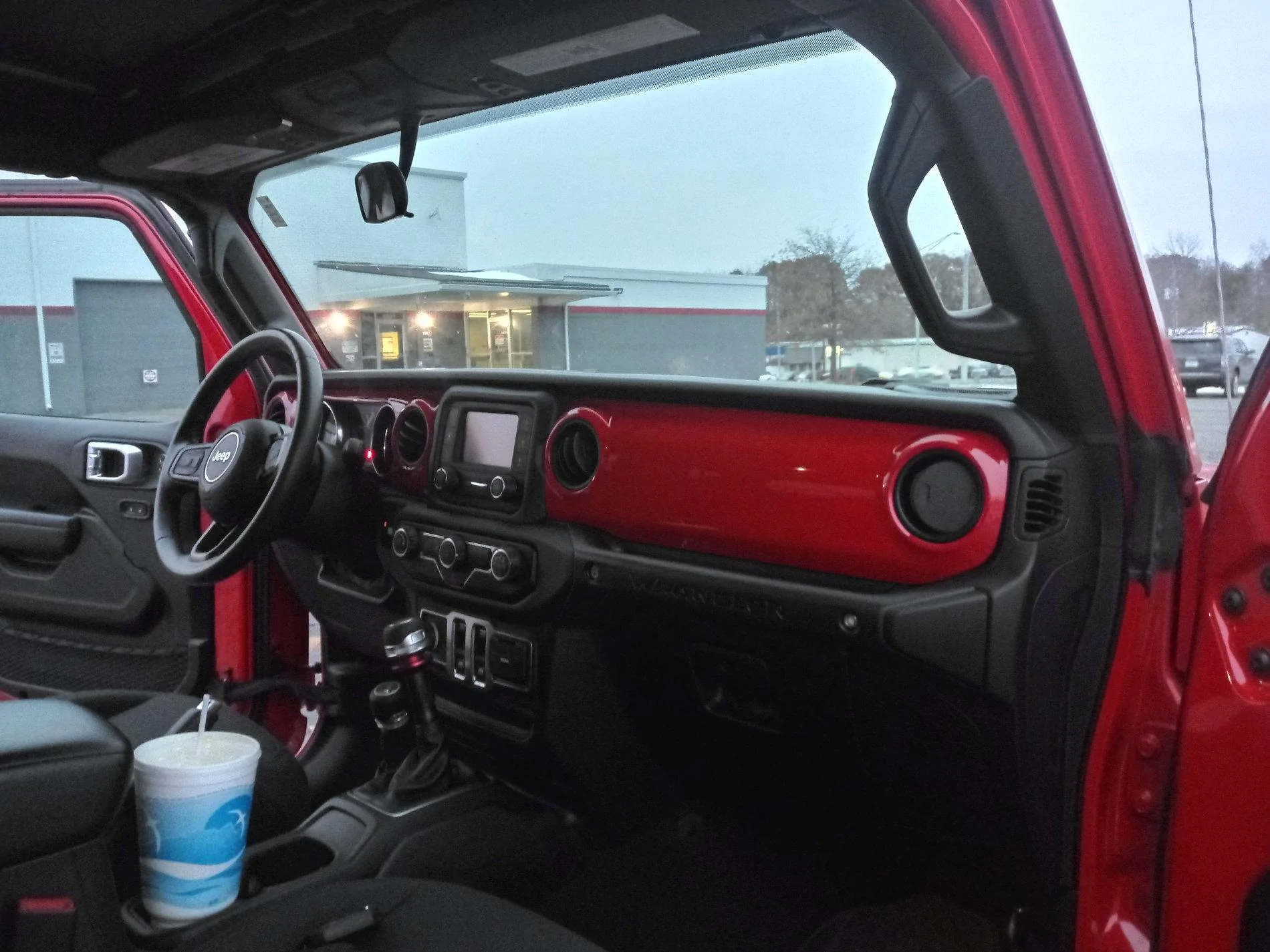Jeep Wrangler JL Default Dash Colors 20191114_171748_hdr-jpg