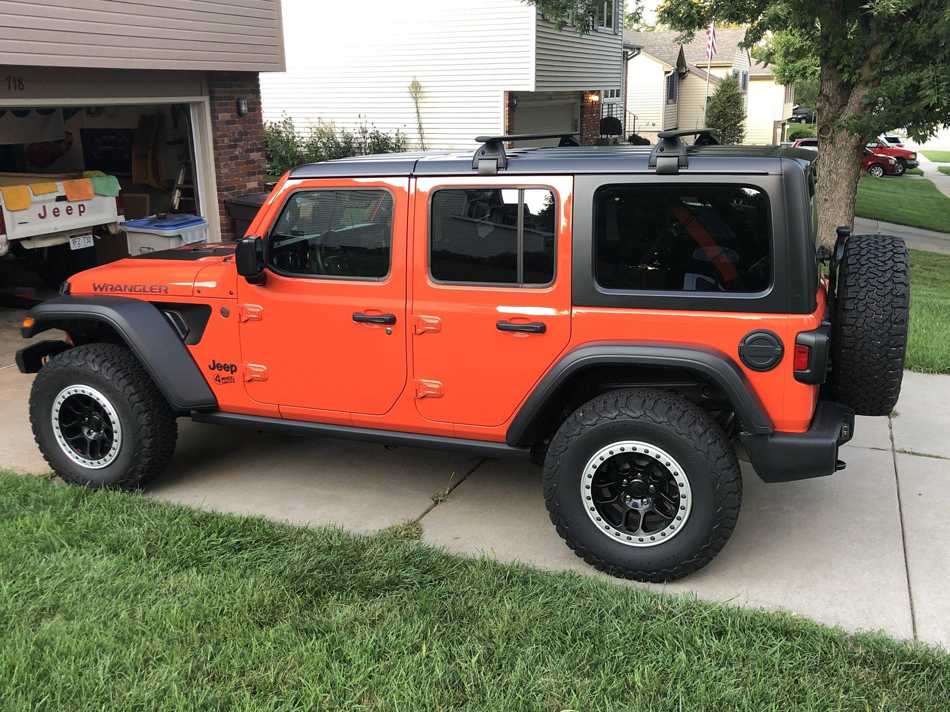 Jeep Wrangler JL Let's See Some JLU Gutter Mounted Crossbars 93282F19-0AEE-4282-95D7-CB55E921CE00