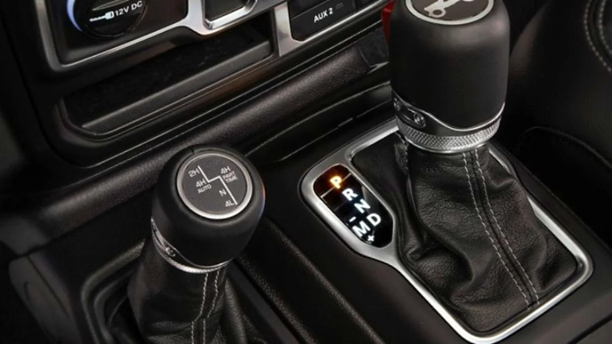 Jeep Wrangler JL 2020 JLU.  4WD operation. ztj0ynpszwpiq1uiulrt