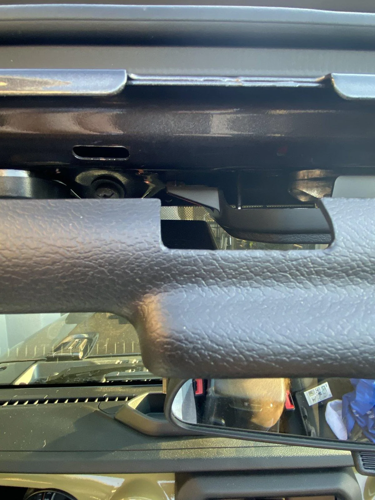 Jeep Wrangler JL Freedom top bracket question. Help needed. EC834664-023A-4560-99A8-48F2A5FA0311