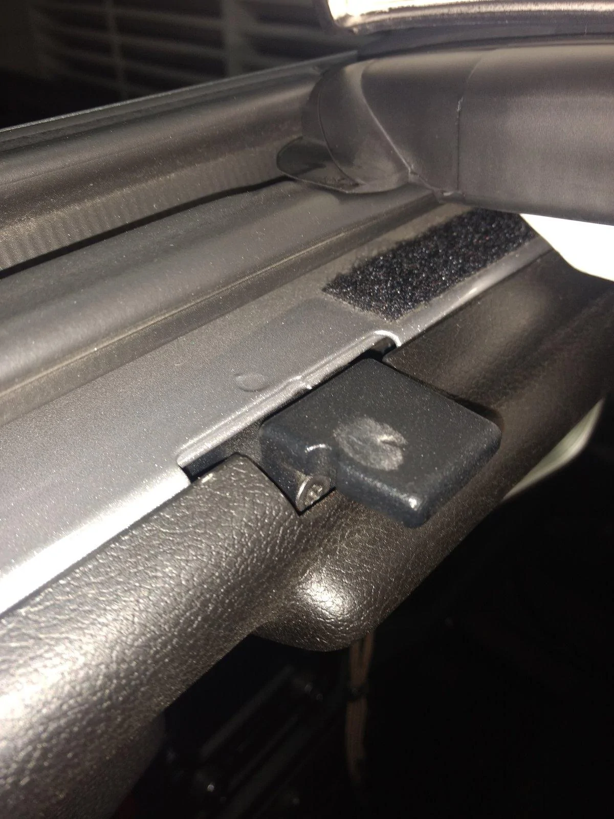 Jeep Wrangler JL Freedom top bracket question. Help needed. IMG_20191125_214239223
